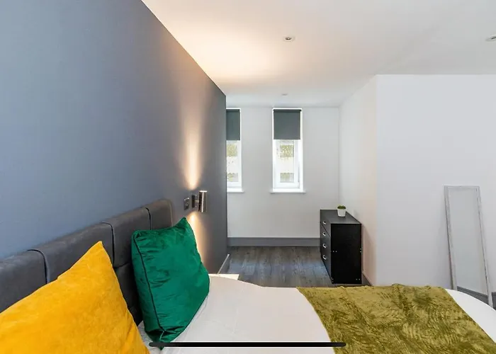 Alexander House Apartment 15